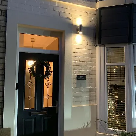 Elysium Holiday Lets - Elysium House, Gorgeous Victorian Townhouse In Central *