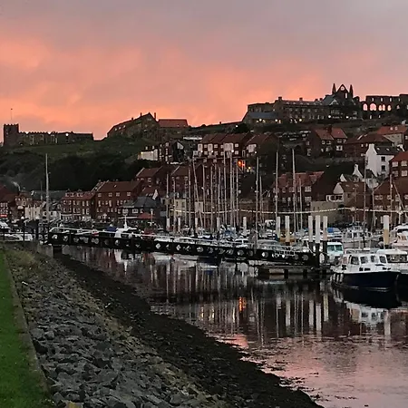 Elysium Holiday Lets - Elysium House, Gorgeous Victorian Townhouse In Central