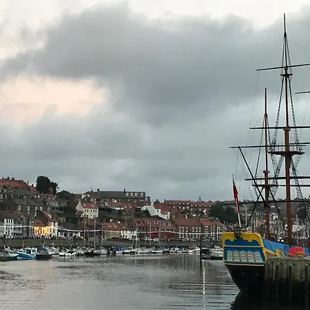 Elysium Holiday Lets - Elysium House, Gorgeous Victorian Townhouse In Central Γουίτμπι