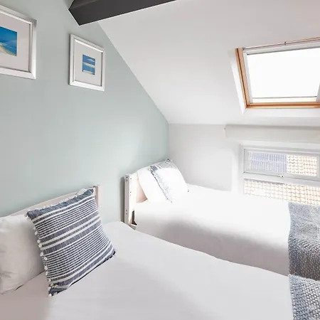 Elysium Holiday Lets - Elysium House, Gorgeous Victorian Townhouse In Central