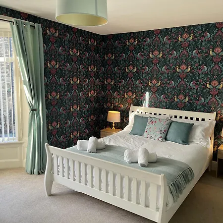 Elysium Holiday Lets - Elysium House, Gorgeous Victorian Townhouse In Central