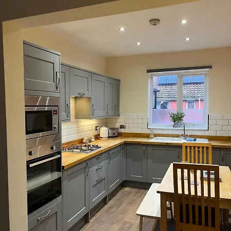 Elysium Holiday Lets - Elysium House, Gorgeous Victorian Townhouse In Central Feriehus